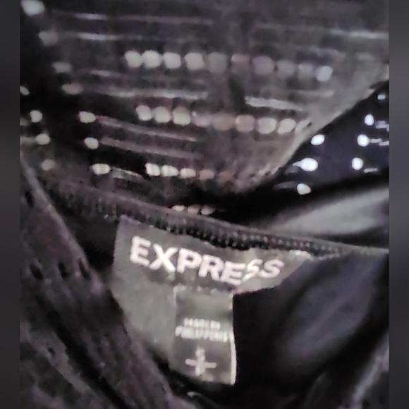 Perforated crop top - Picture 2 of 4